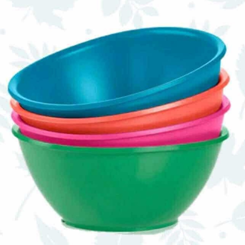 Tupperware colorful cereal set